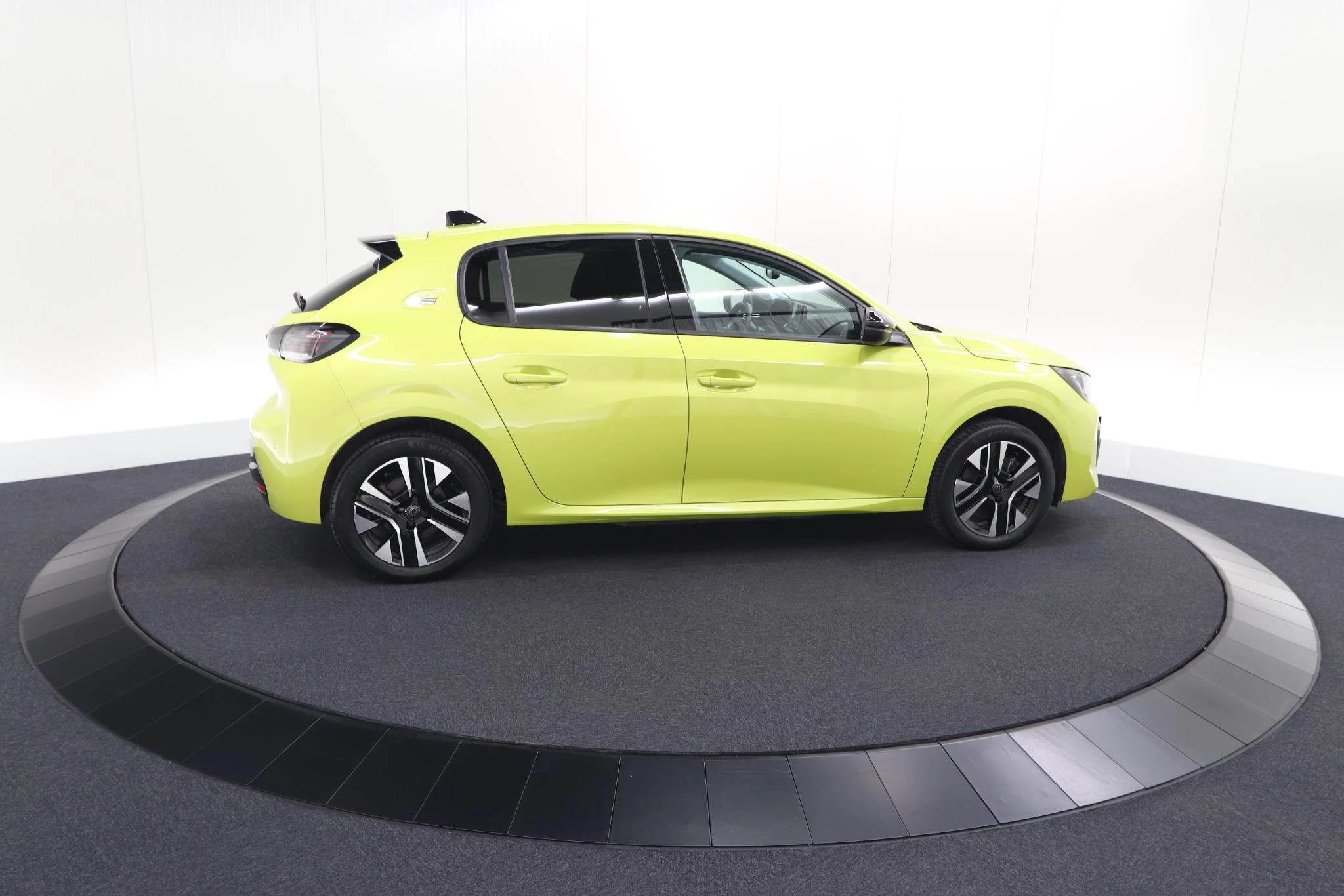 Hoofdafbeelding Peugeot e-208