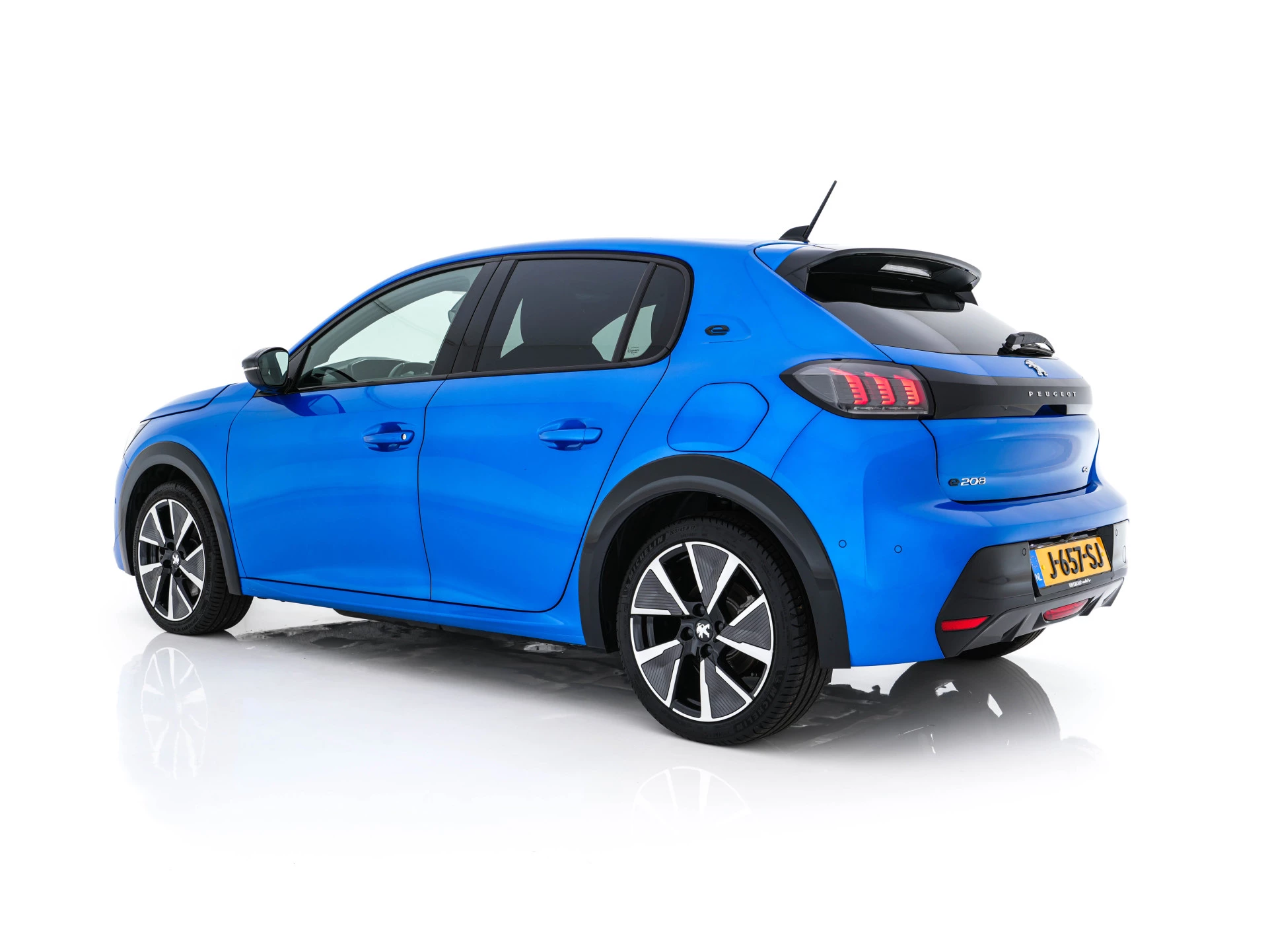 Hoofdafbeelding Peugeot e-208