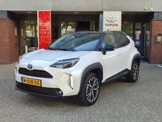 Toyota Yaris Cross 1.5 Hybrid EXECUTIVE TREKHAAK JBL-AUDIO HEAD-UP NAVI STOELVERW KEYLESS NL-AUTO 1E-EIG LAGE KM-STAND! BLIND SPOT CAMERA PARK-SENSOREN