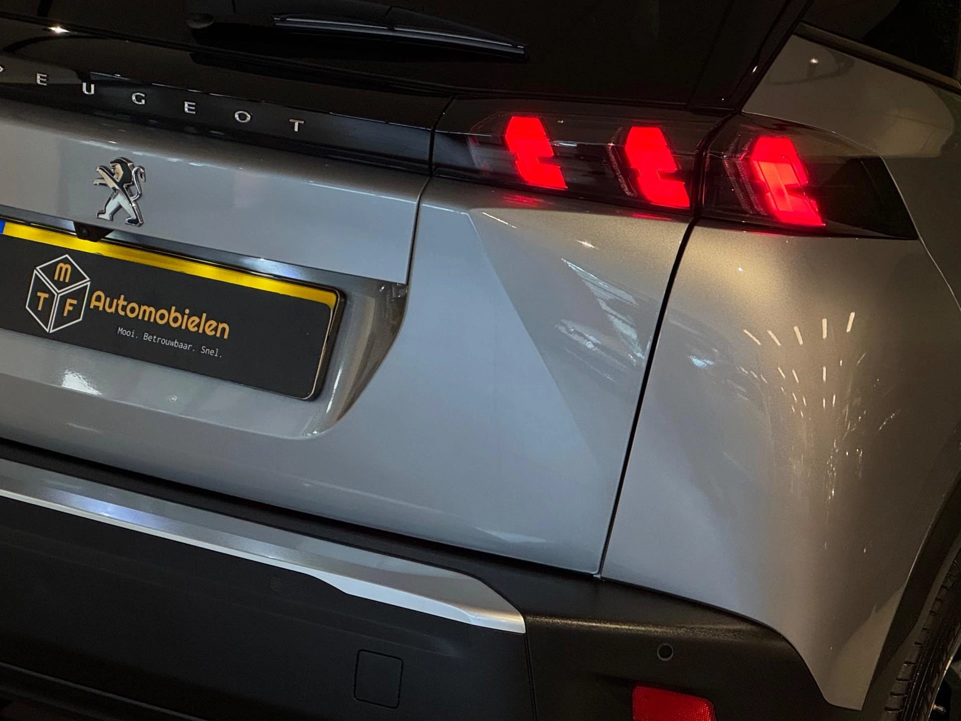 Hoofdafbeelding Peugeot e-2008