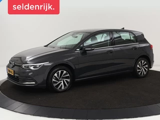 Hoofdafbeelding Volkswagen Golf Volkswagen Golf 1.4 eHybrid Style | Stoel & stuurverwarming |  Carplay | Sfeerverlichting | Massage | Memory | Parkeerhulp | Navigatie | Full LED | Adaptive cruise