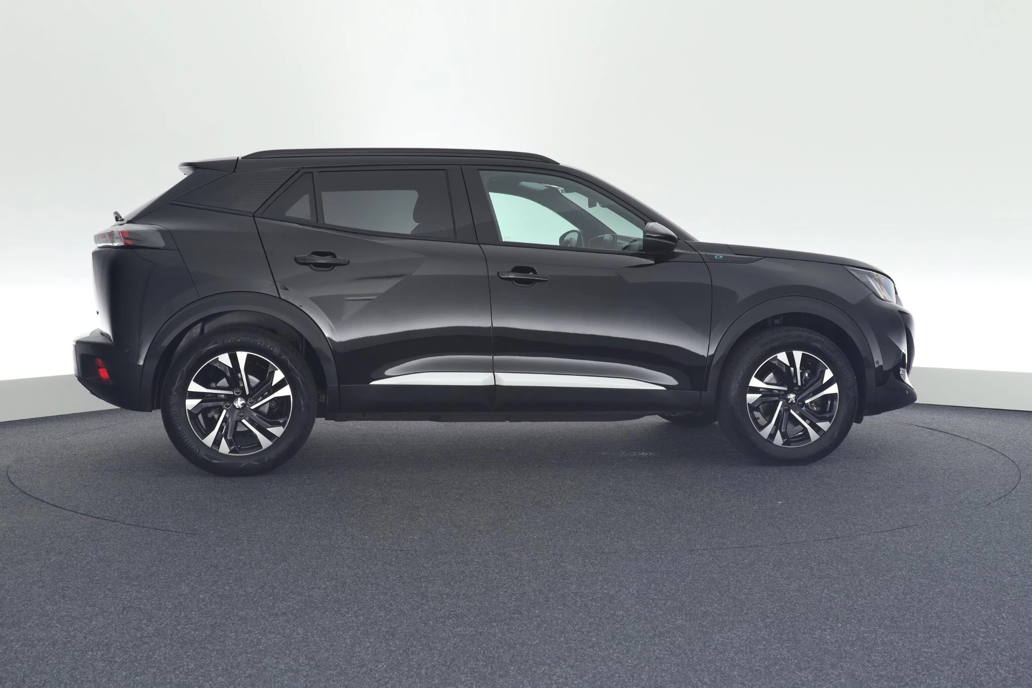 Hoofdafbeelding Peugeot e-2008
