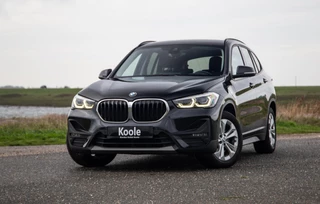 BMW X1 xDrive25e Executive CAMERA / CARPLAY / AUTOMAAT / LEDER / LED / CRUISE CONTROLE / STOELVERWARMING