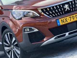 Peugeot 3008 1.2 PureTech Première - Metallic Copper - Carplay/19''/Camera