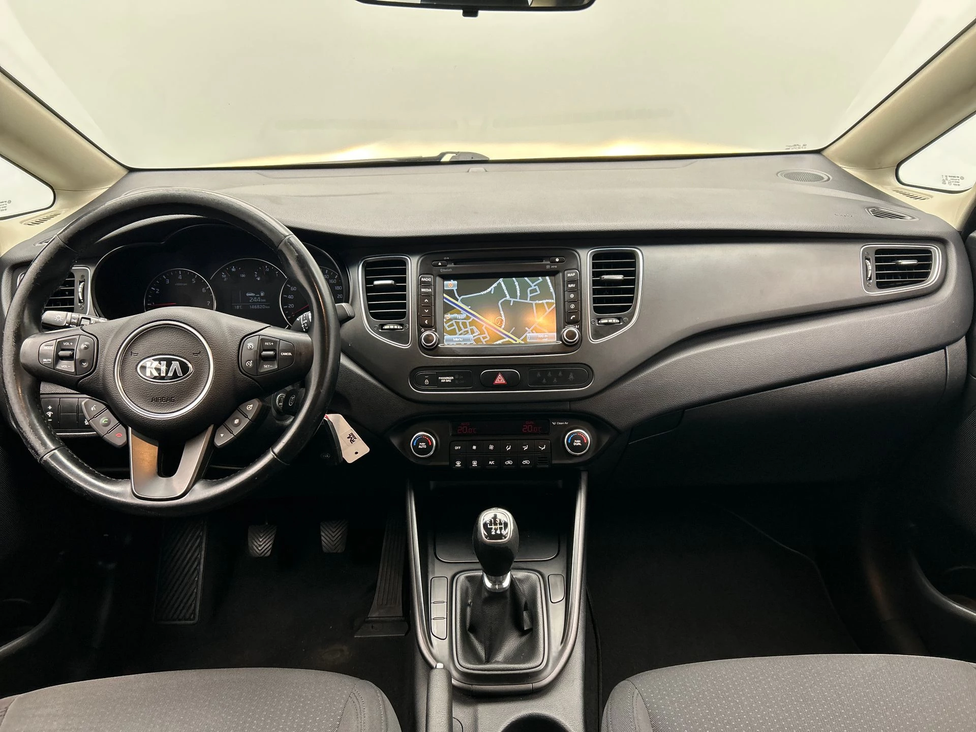Hoofdafbeelding Kia Carens