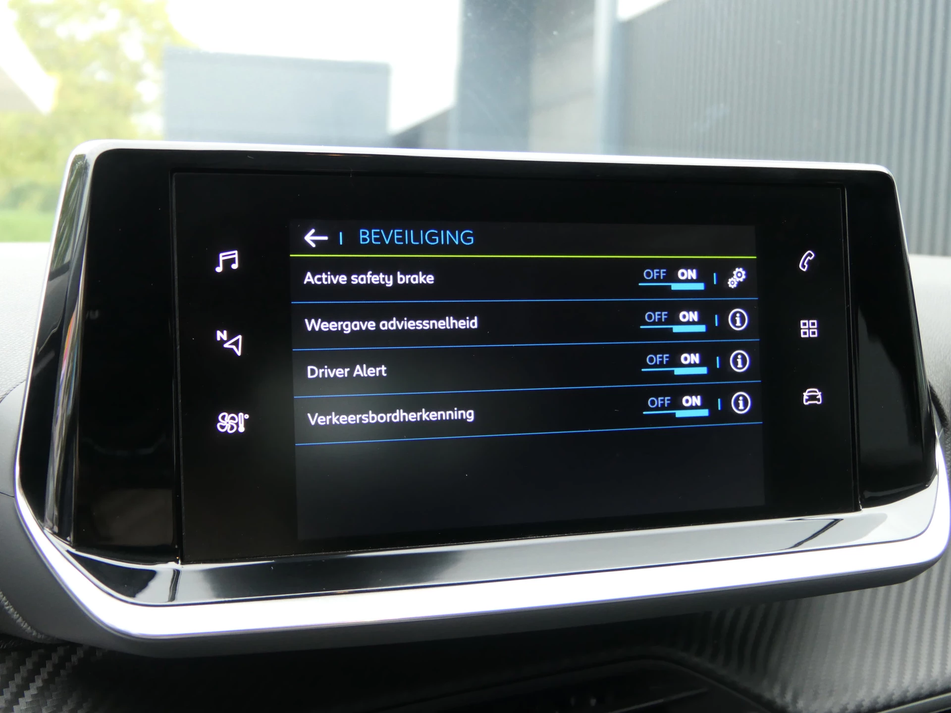 Hoofdafbeelding Peugeot e-208