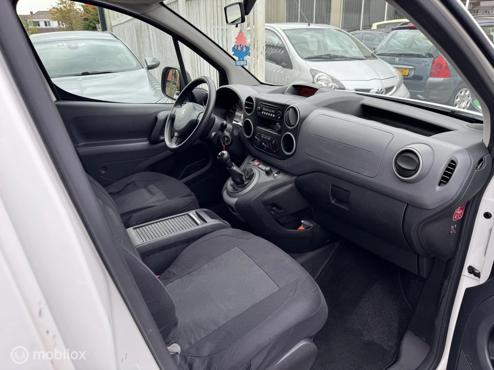 Hoofdafbeelding Peugeot Partner