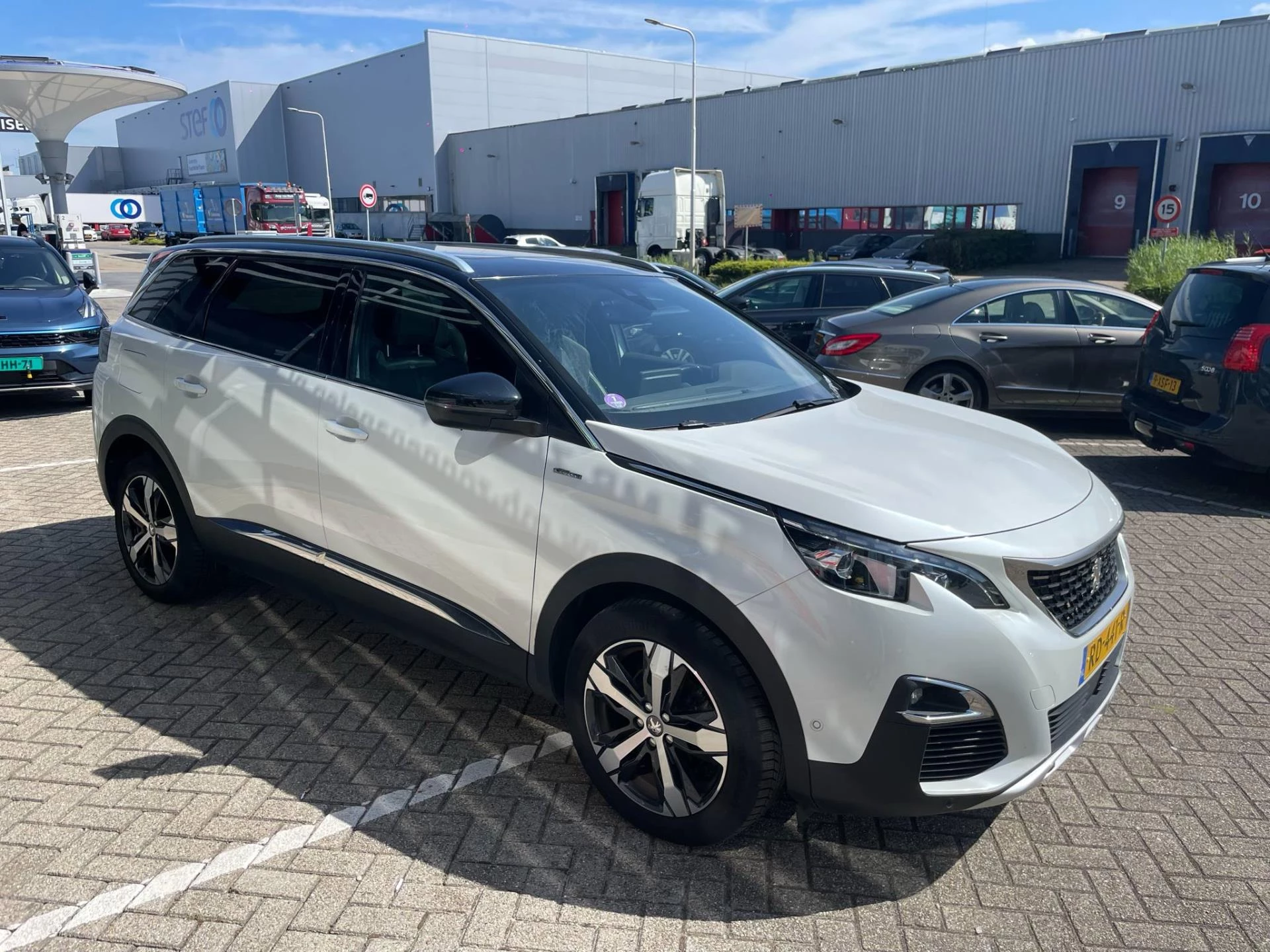 Hoofdafbeelding Peugeot 5008