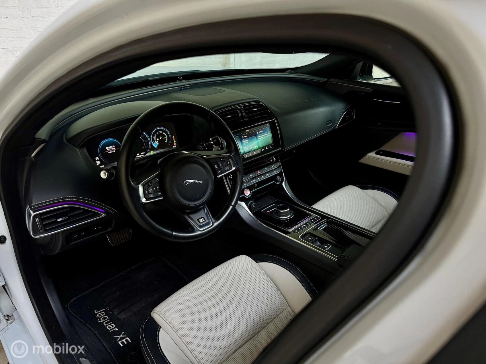 Hoofdafbeelding Jaguar XE