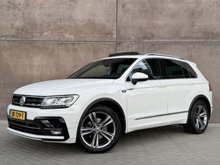 Volkswagen Tiguan 1.5 TSI Highline Business R-line | Trekhaak | Panoramadak | 1ste eigenaar | Dealer onderhouden | Adaptieve Cruise |