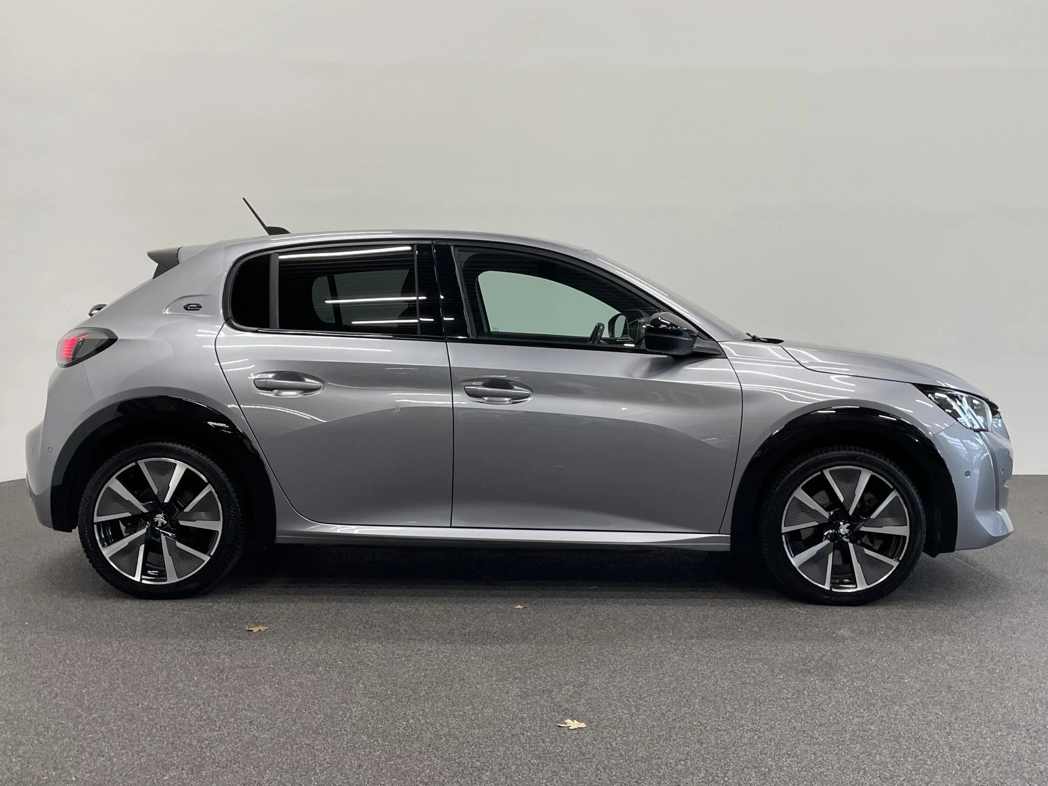 Hoofdafbeelding Peugeot e-208