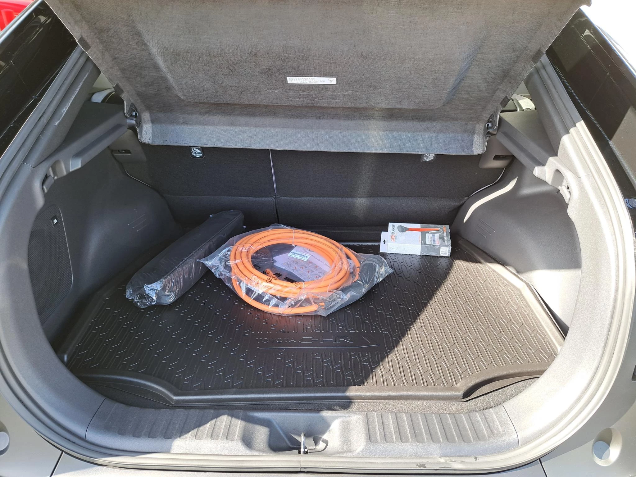 Hoofdafbeelding Toyota C-HR+