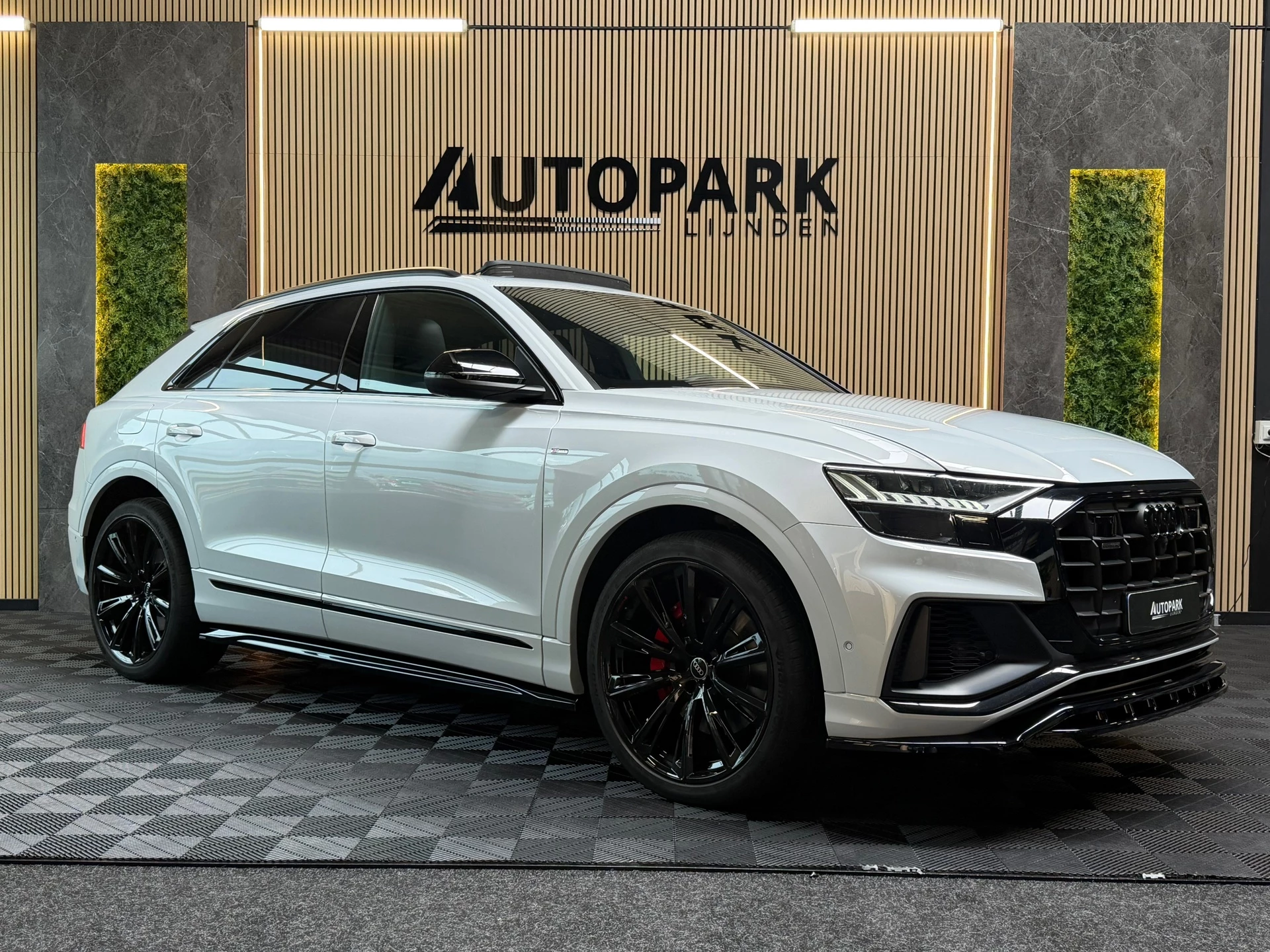 Hoofdafbeelding Audi Q8