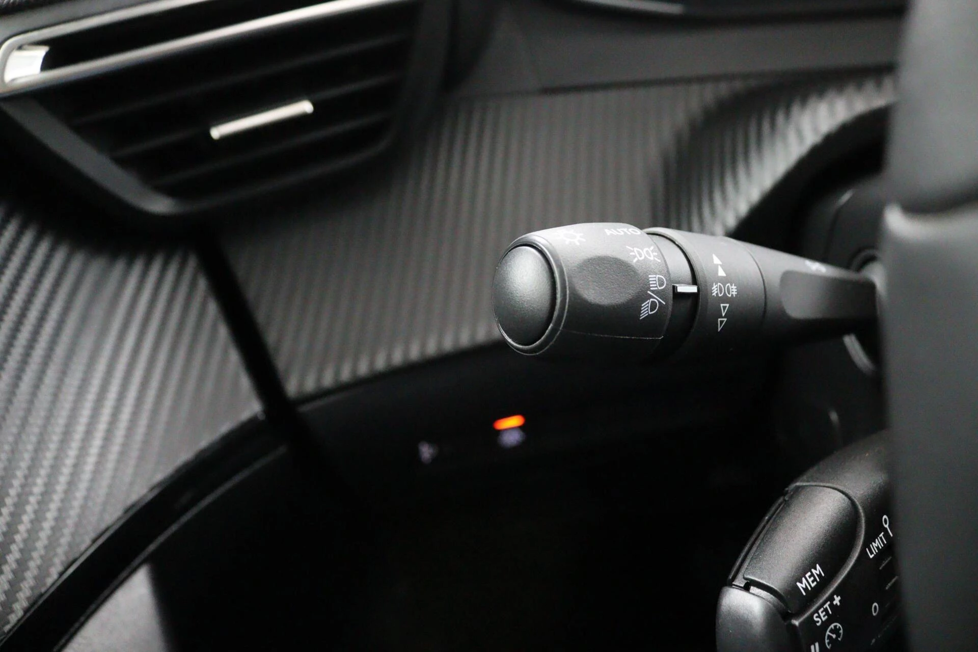 Hoofdafbeelding Peugeot e-2008