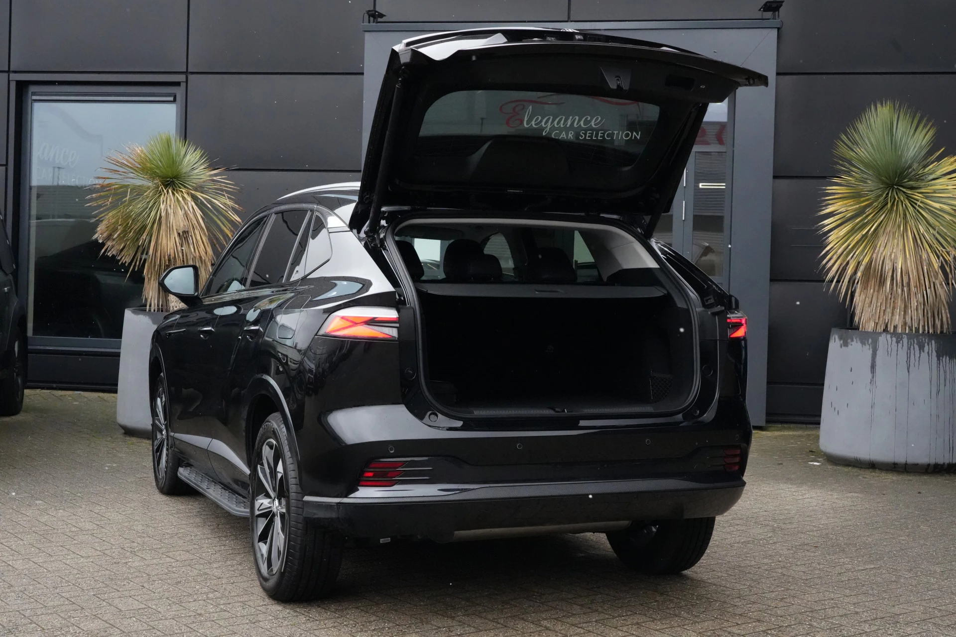 Hoofdafbeelding MG HS