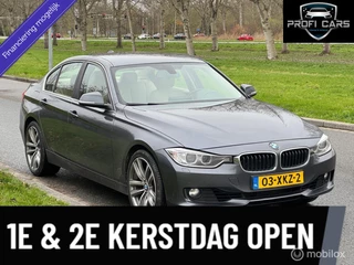 BMW 3-serie 320i High Executive Cremeleer Navi Pdc Headup