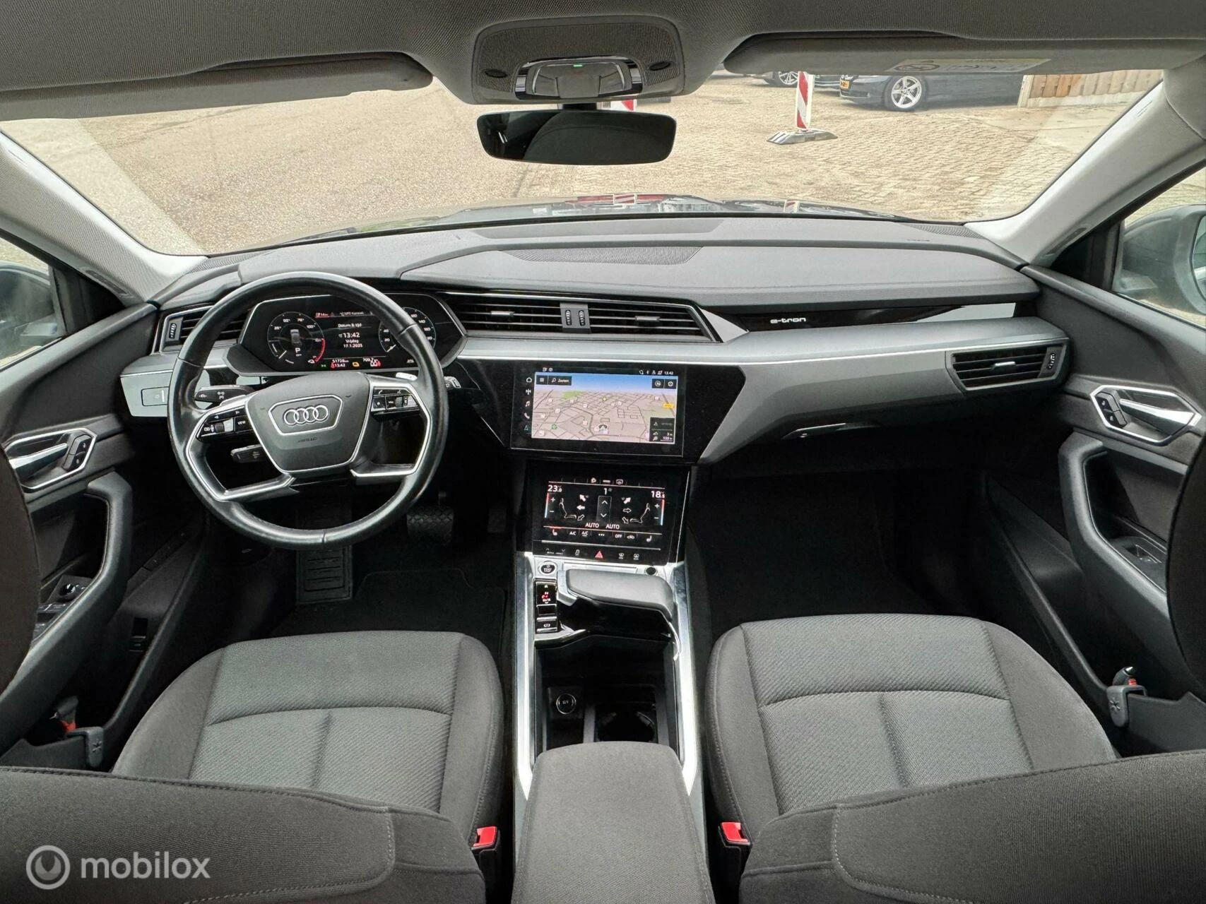 Hoofdafbeelding Audi e-tron