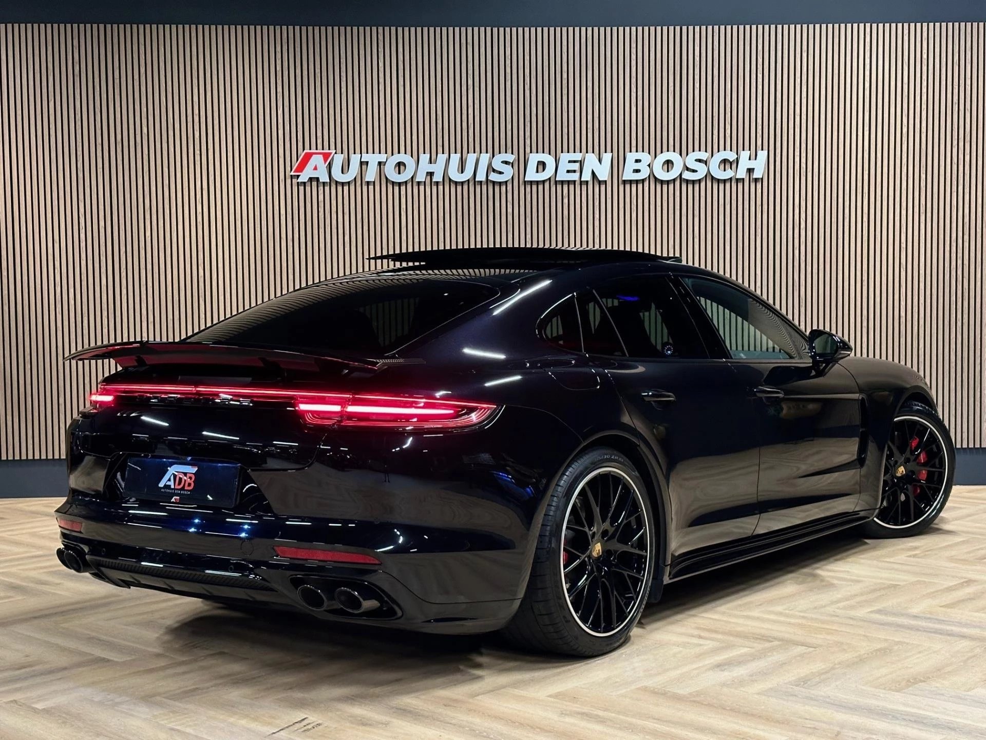 Hoofdafbeelding Porsche Panamera