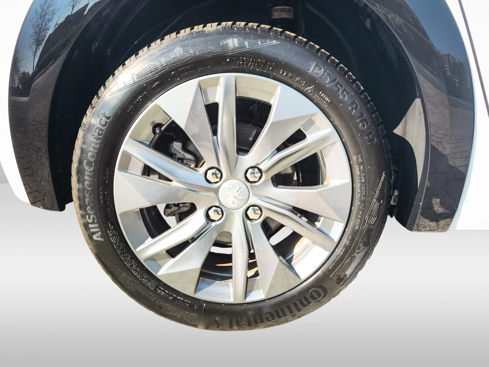 Hoofdafbeelding Peugeot e-208