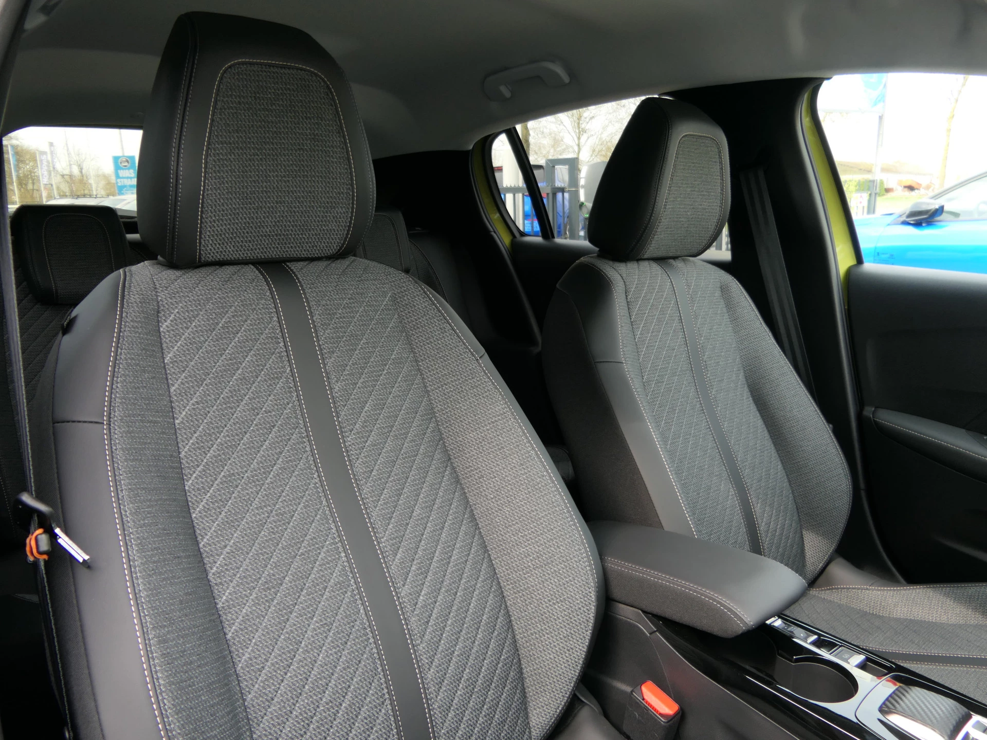 Hoofdafbeelding Peugeot e-208