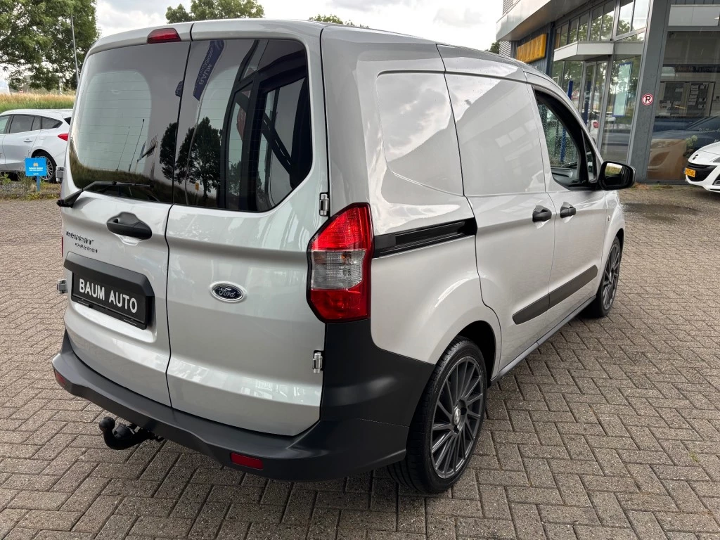 Hoofdafbeelding Ford Transit Courier