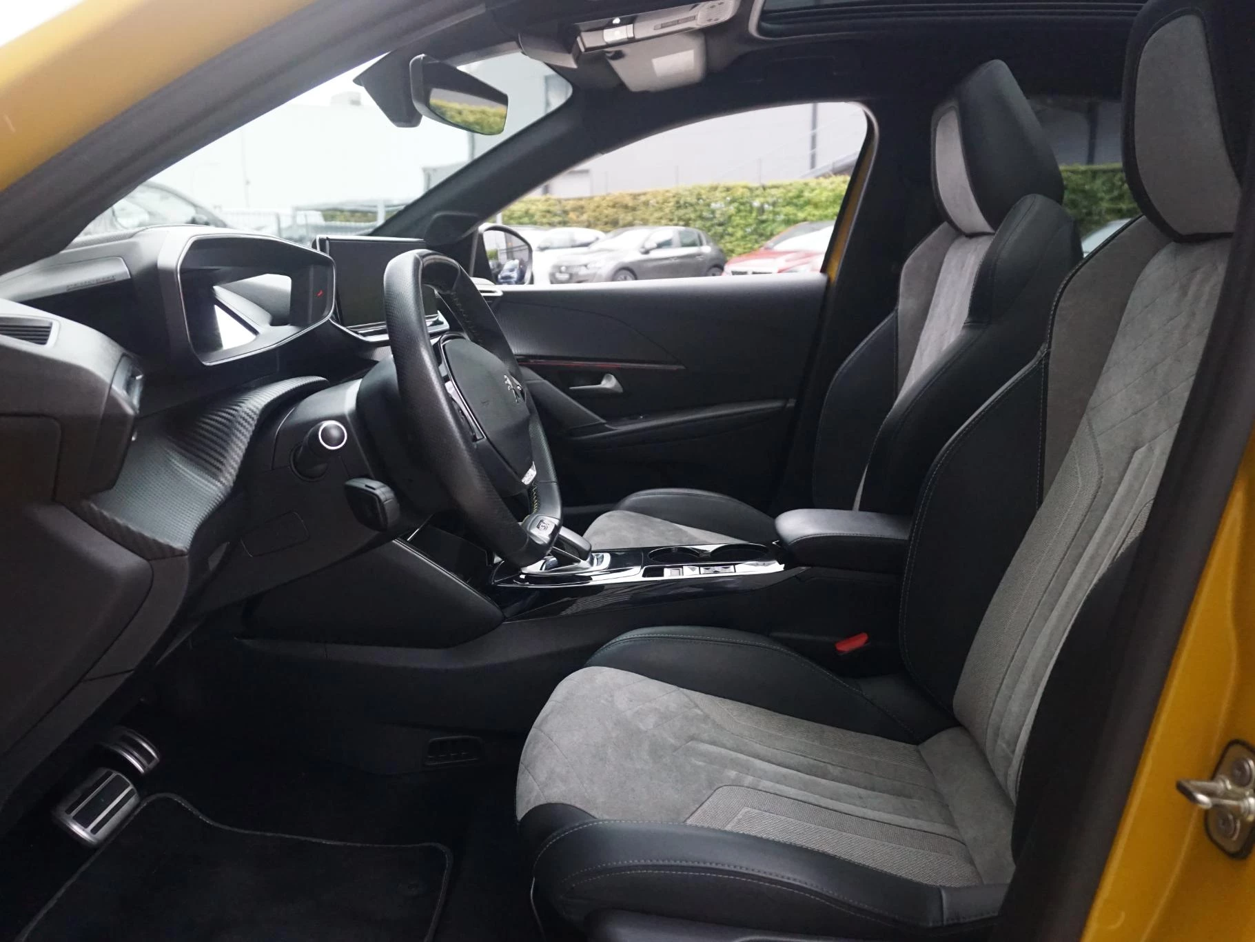 Hoofdafbeelding Peugeot e-208