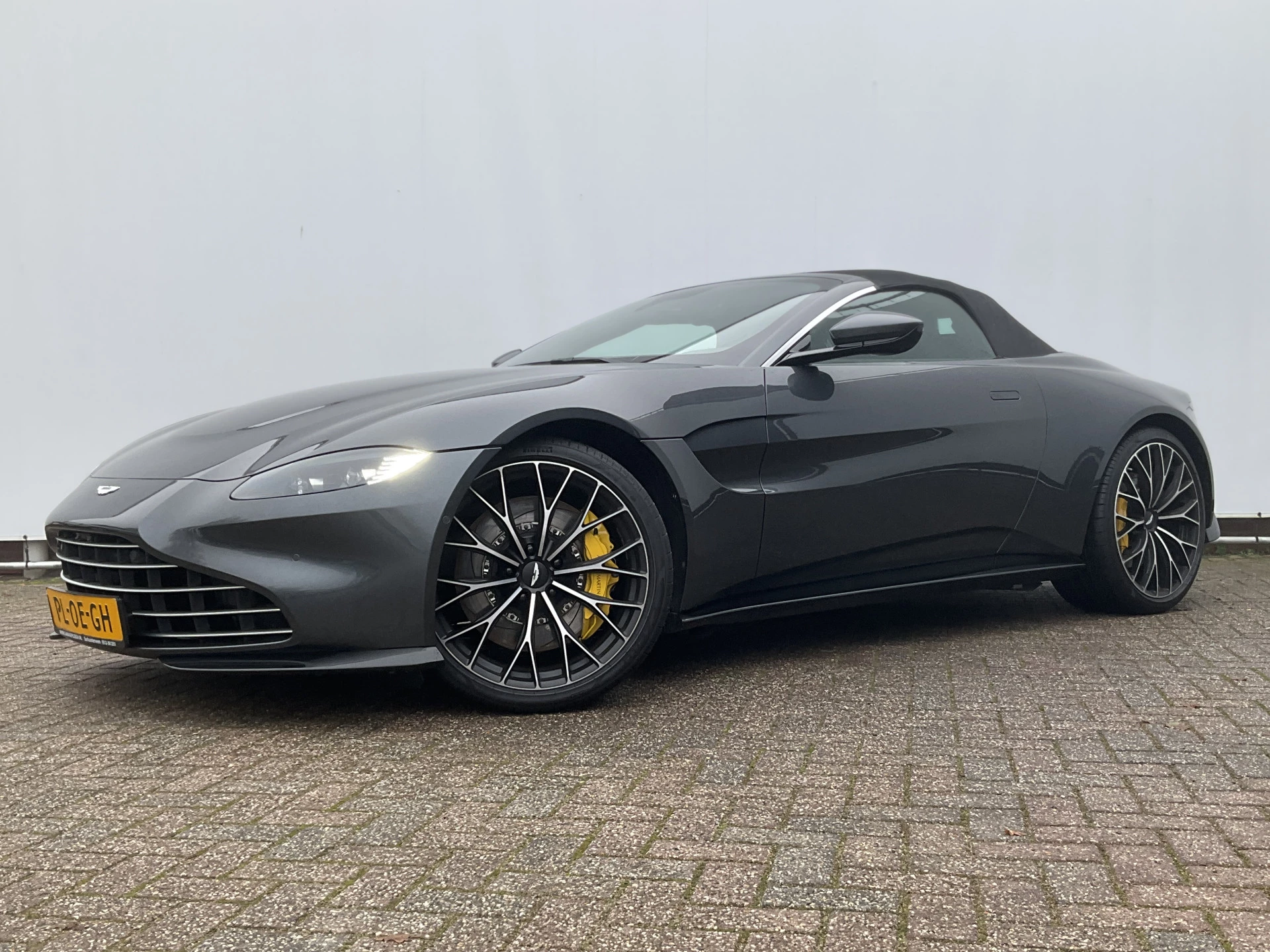 Hoofdafbeelding Aston Martin V8 Vantage