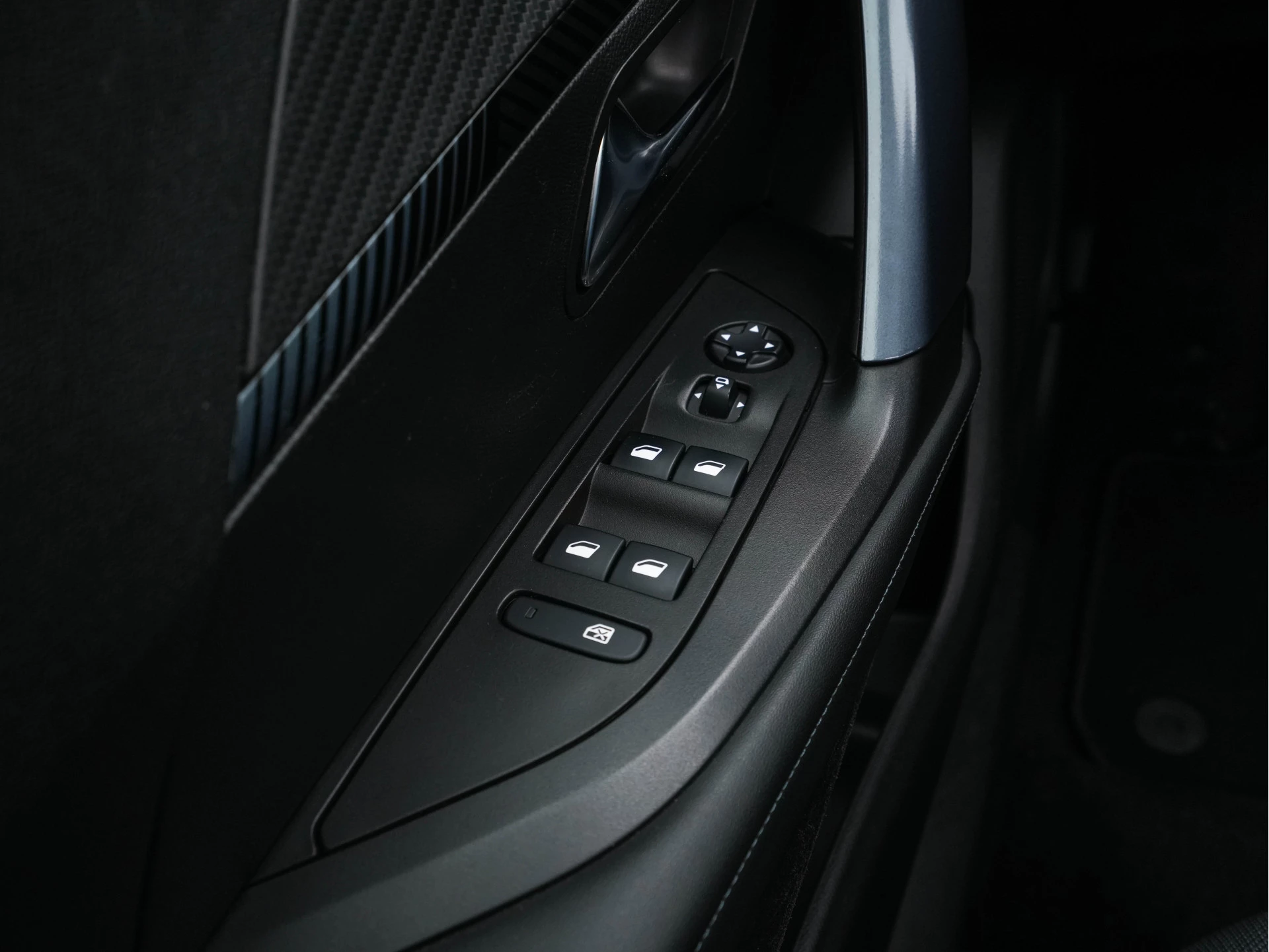 Hoofdafbeelding Peugeot e-2008