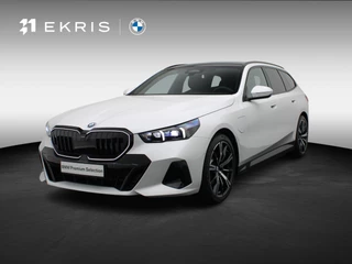 BMW 5 Serie Touring 530e M Sport Edition | M Sportpakket Pro | Travel Pack | Innovation Pack | Trekhaak | Panoramadak | Comfortstoelen | Driving Assistant Plus | Bowers & Wilkins | 20''