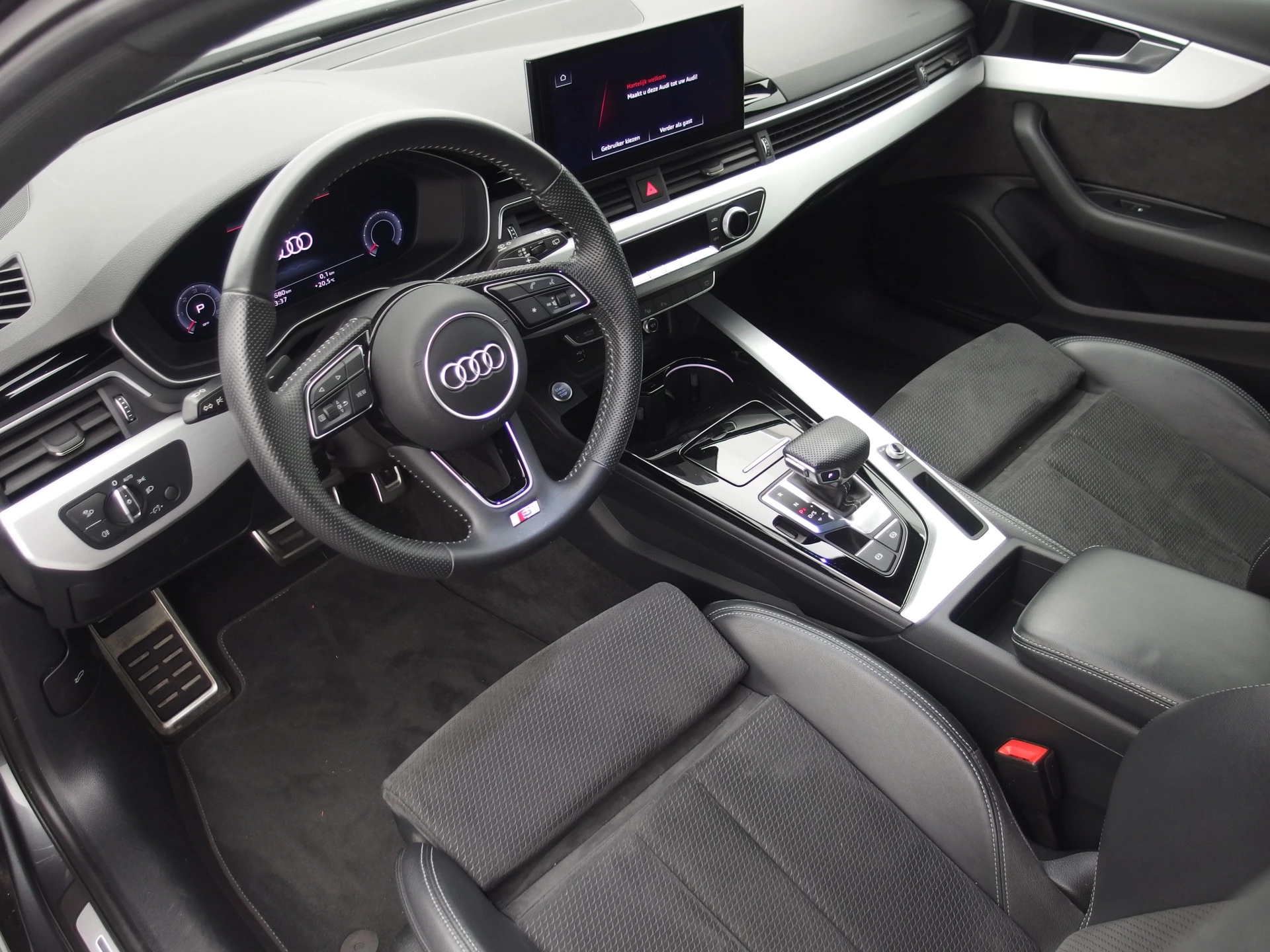 Hoofdafbeelding Audi A4