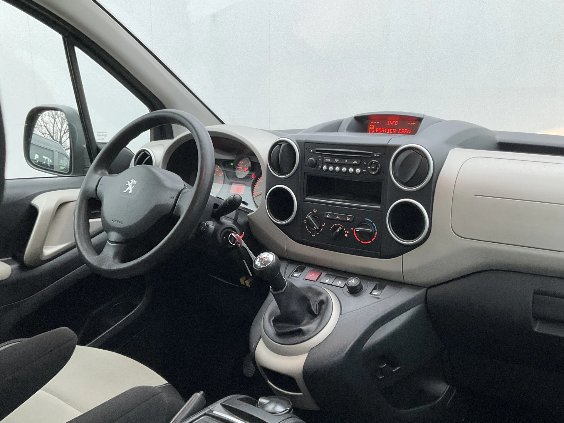 Hoofdafbeelding Peugeot Partner