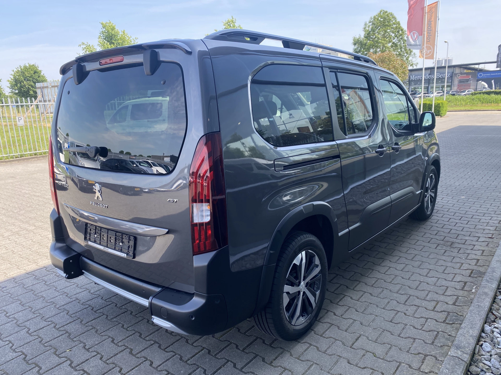 Hoofdafbeelding Peugeot Rifter