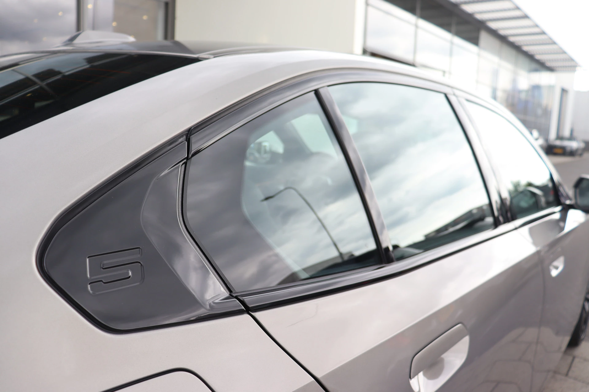 Hoofdafbeelding BMW i5