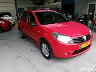 Hoofdafbeelding Dacia Sandero Dacia Sandero 1.2 Lauréate 120.000km .