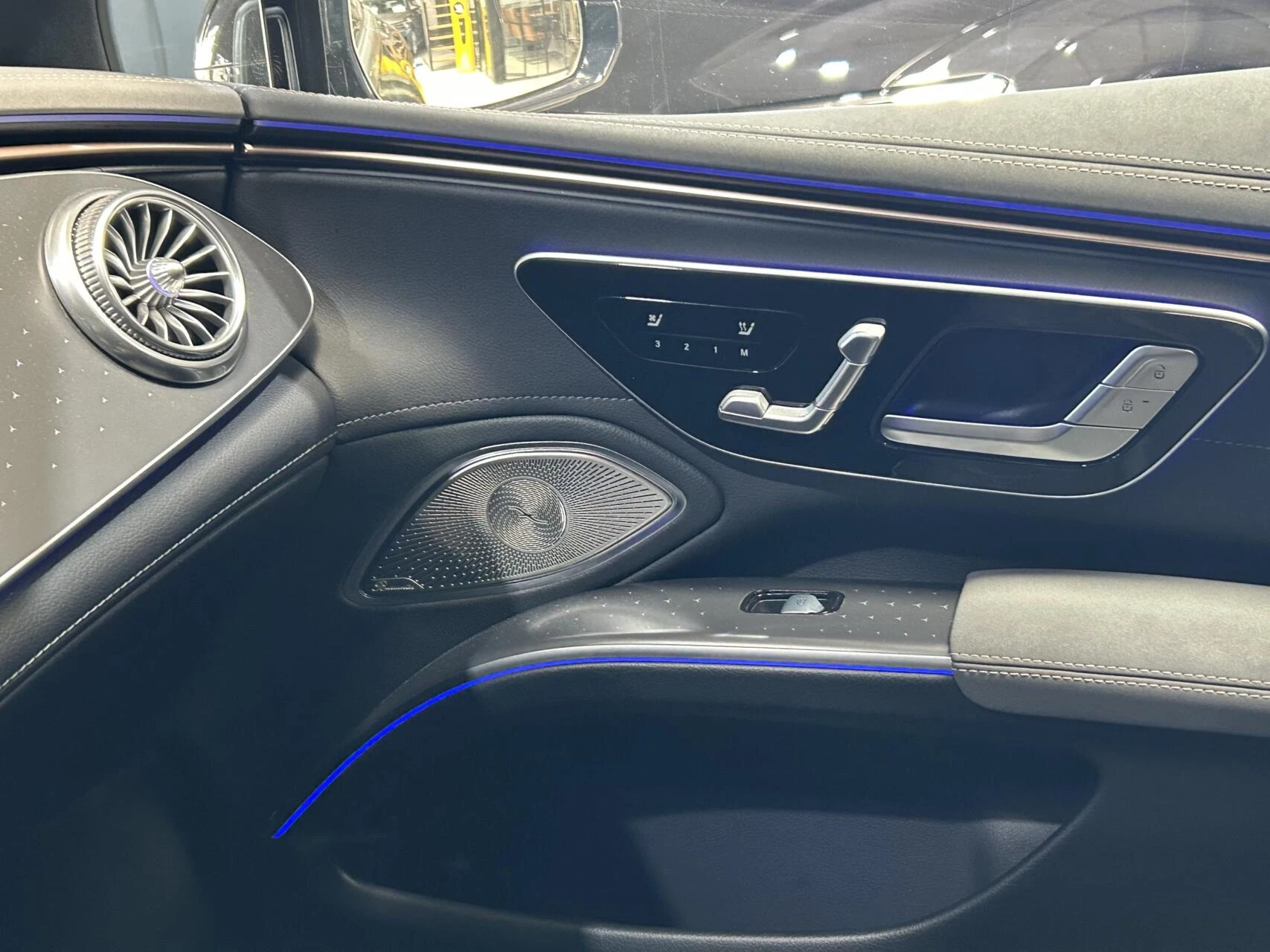 Hoofdafbeelding Mercedes-Benz EQS
