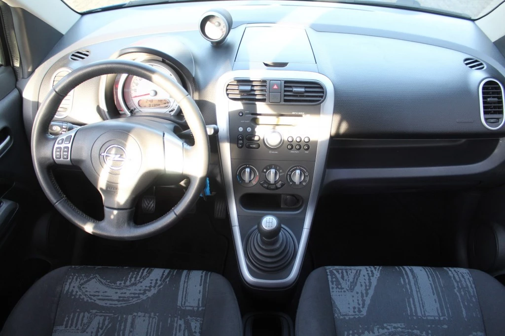 Hoofdafbeelding Opel Agila