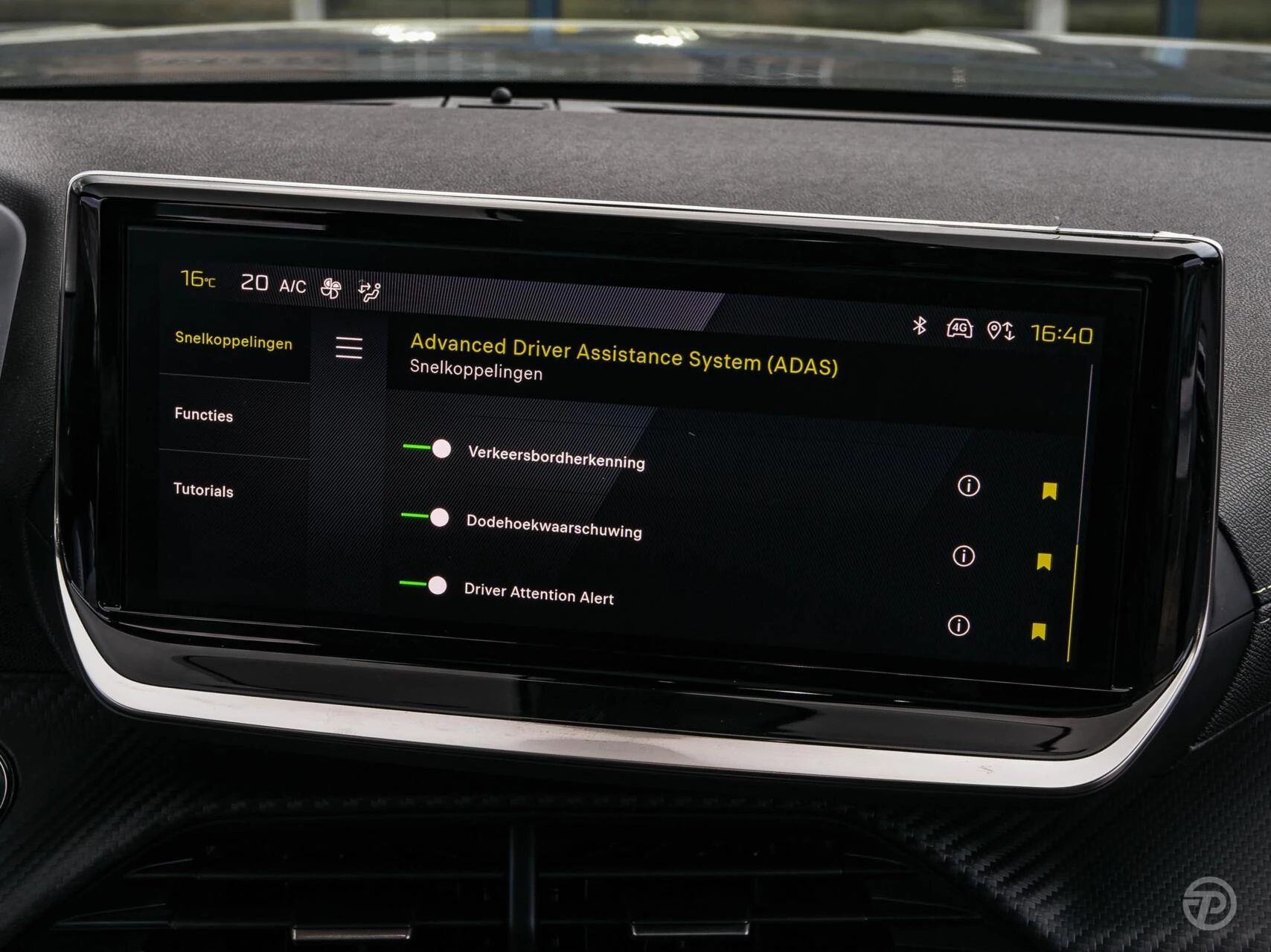 Hoofdafbeelding Peugeot e-2008