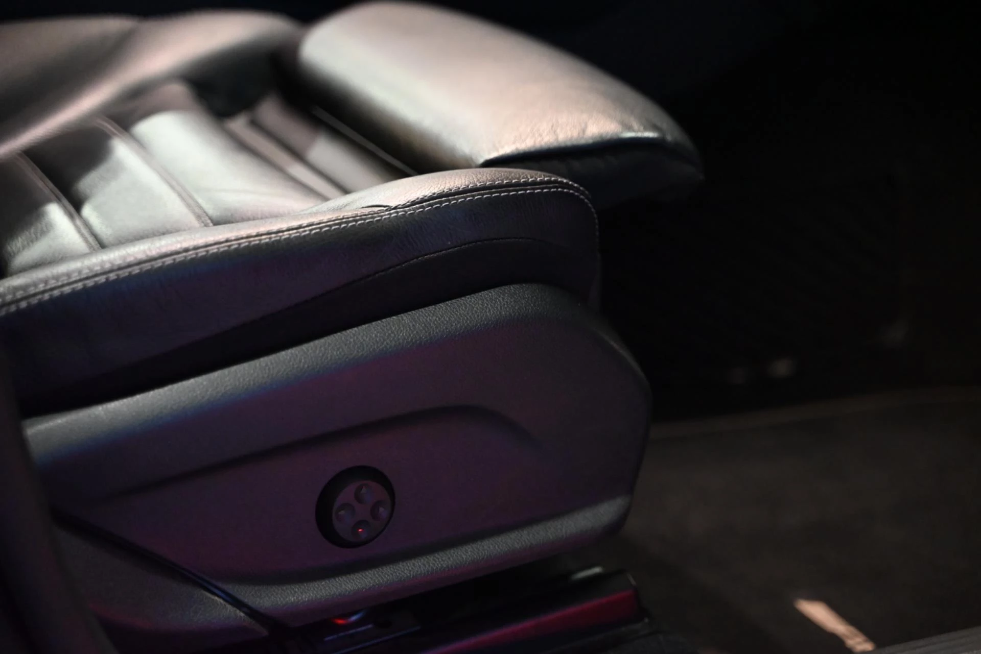 Hoofdafbeelding Mercedes-Benz EQC