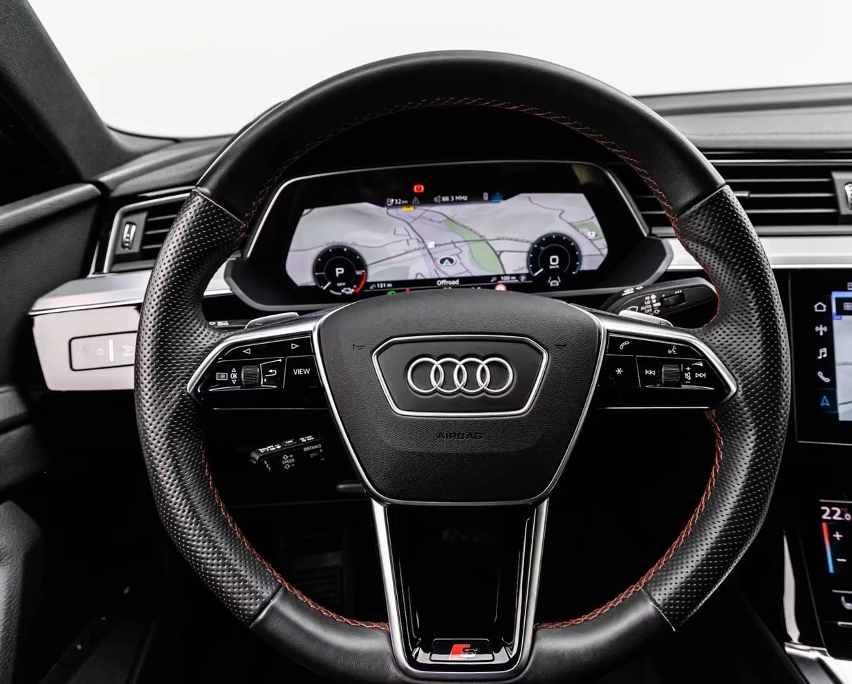 Hoofdafbeelding Audi e-tron