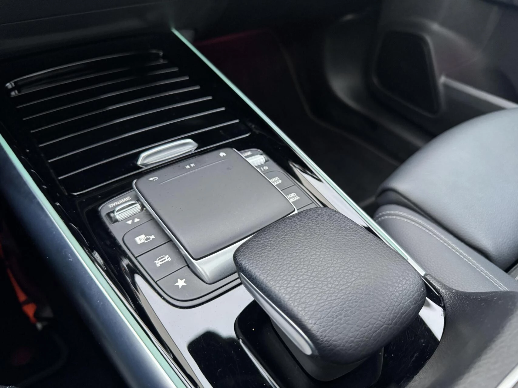 Hoofdafbeelding Mercedes-Benz EQA