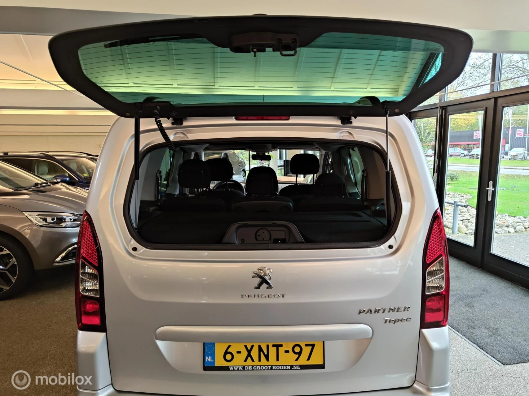 Hoofdafbeelding Peugeot Partner