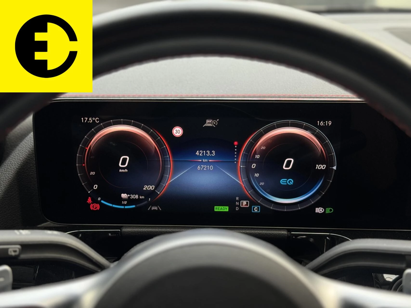 Hoofdafbeelding Mercedes-Benz EQA