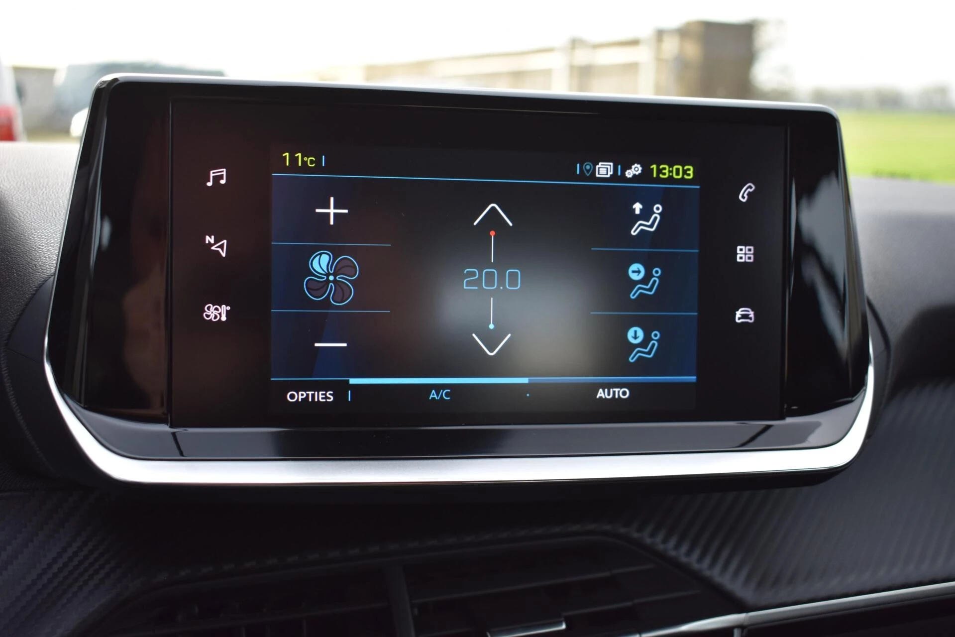 Hoofdafbeelding Peugeot e-208