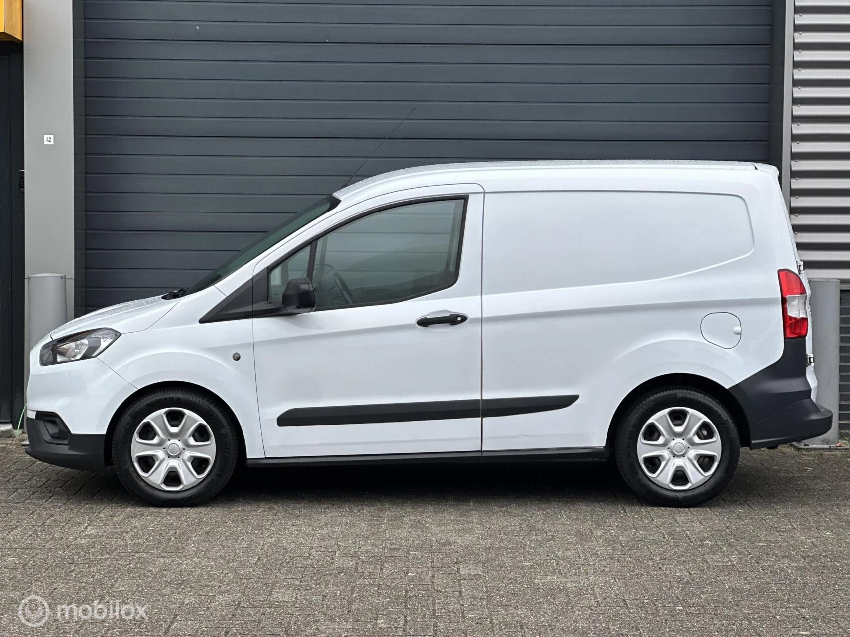 Hoofdafbeelding Ford Transit Courier