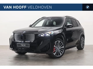 BMW iX1 eDrive20 M Sport / Panoramadak / Trekhaak / Sportstoelen / M Adaptief onderstel / Head-Up / Parking Assistant Plus / Stuurverwarming