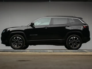 Hoofdafbeelding Jeep Compass Jeep Compass 4xe 190 Plug-in Hybrid Electric Night Eagle (APPLE CARPLAY,GROOTSCHERM,FACELIFT,CRUISE,CLIMATE,LED,SPORTSTOELEN,PDC)