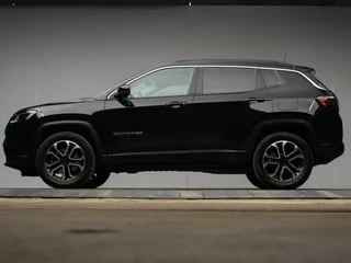 Jeep Compass 4xe 190 Plug-in Hybrid Electric Night Eagle (APPLE CARPLAY,GROOTSCHERM,FACELIFT,CRUISE,CLIMATE,LED,SPORTSTOELEN,PDC)