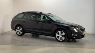 Hoofdafbeelding Škoda Octavia Skoda Octavia Combi 1.5 TSI Greentech Style Business Parkeersensoren Stoelverwarming