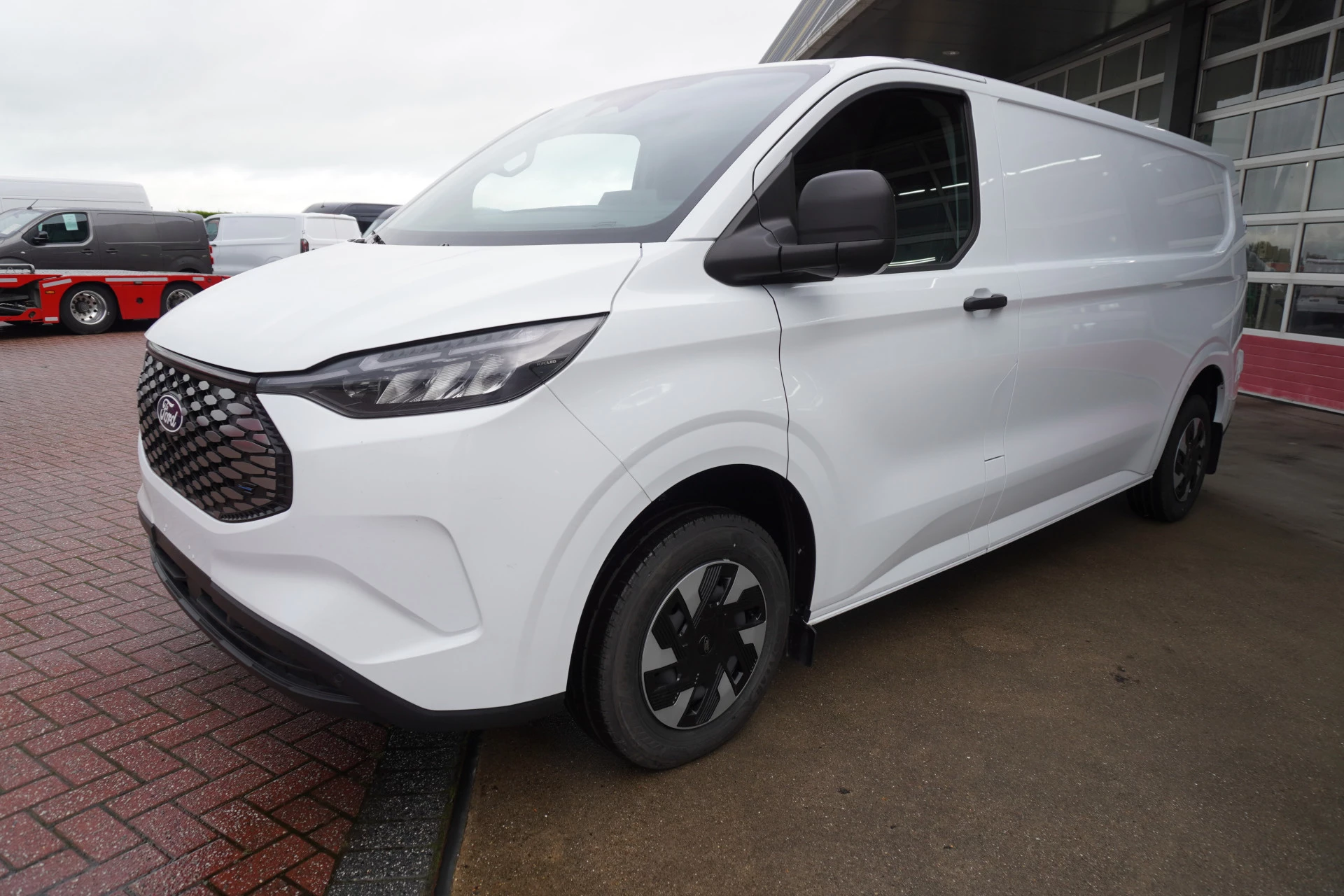 Hoofdafbeelding Ford E-Transit Custom