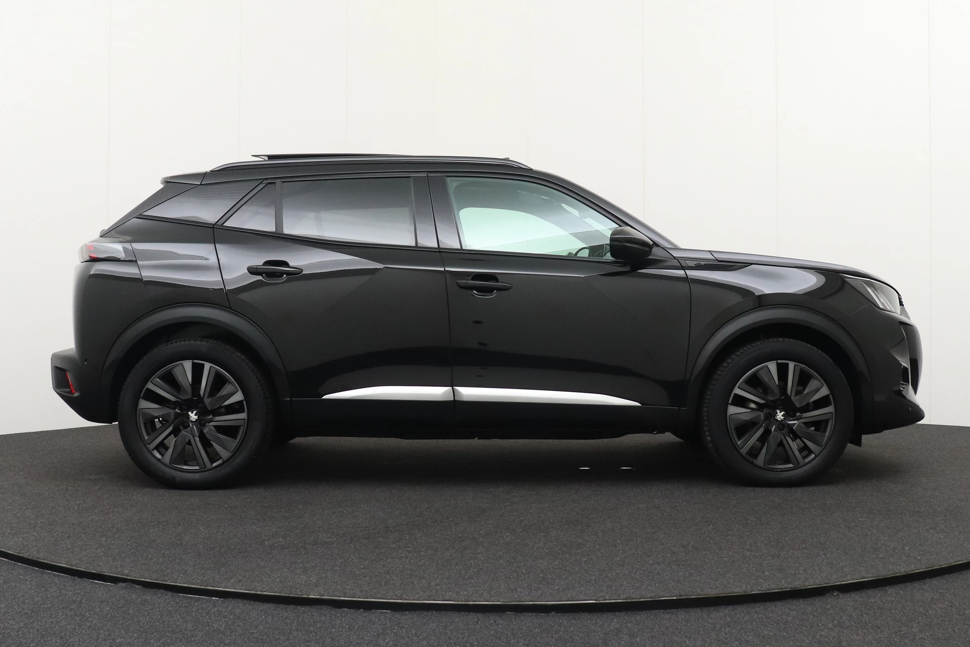 Hoofdafbeelding Peugeot e-2008